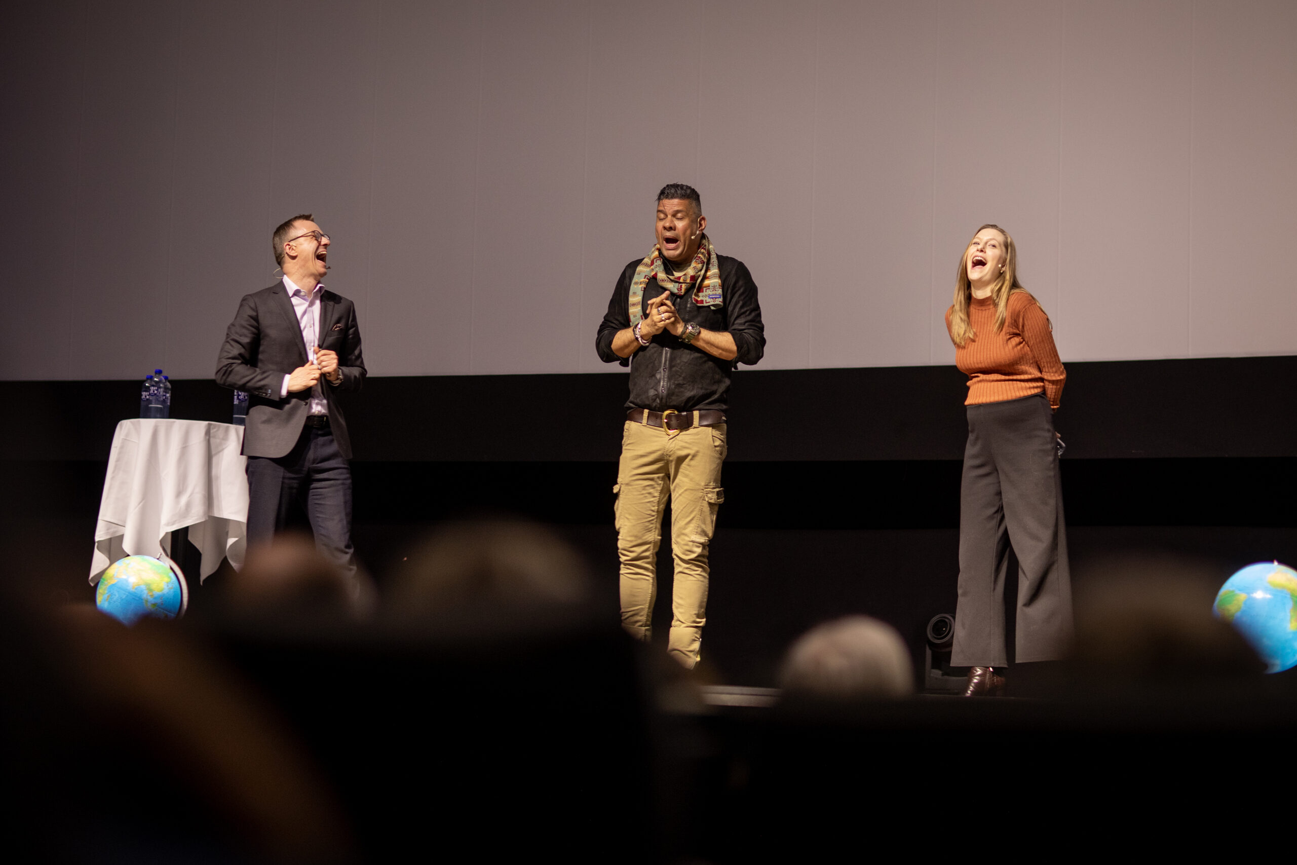 Vidensfestival 2026 – en Oscarvinder og en Bodilvinder, kampen om teknologien og demokratiet, en flyvetur over regnbuen og jagten på sandheden om universets begyndelse! Se fotografierne her: